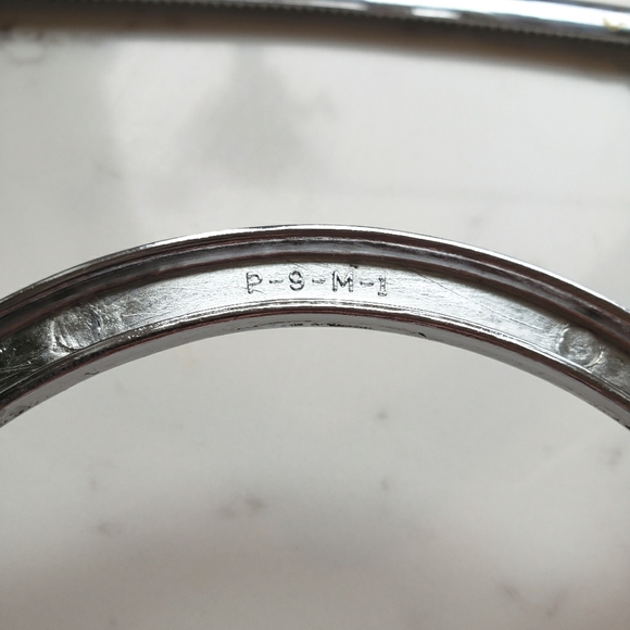 Vintage Corningware Metal Trivets for Casserole Dishes, set of Two - Picture 6 of 7